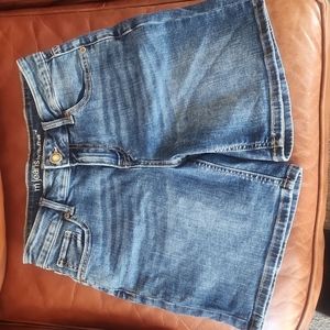 GONE! Women's Maurices shorts sz 4 MAKE OFFER!